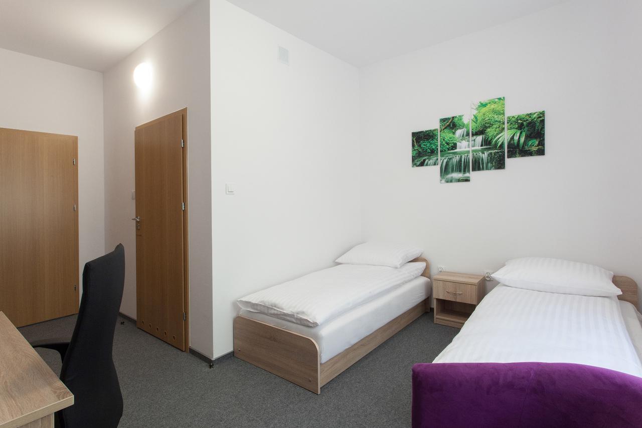 Albergue Dom Studenta Nr 1 Ans W Koninie Exterior foto